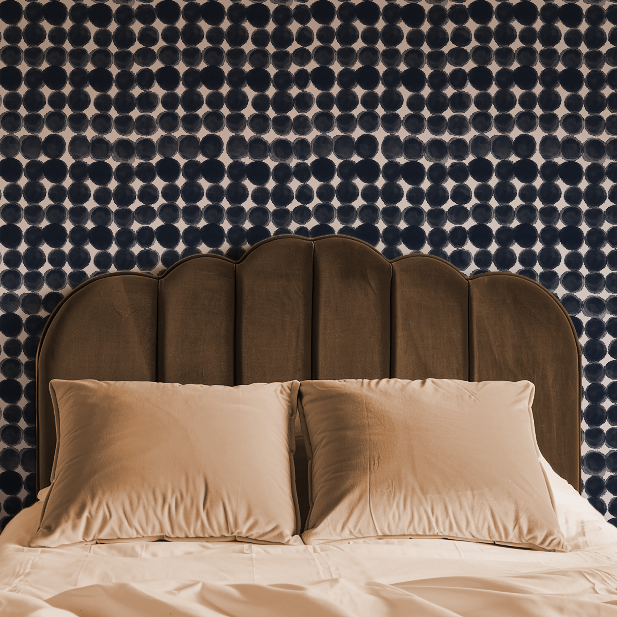 Watercolor dots in black and pink